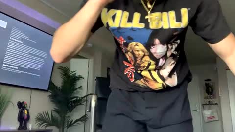 Snapshot of wentbrokeonstrippers chatting on January 13, 12:30 am Topjitt online show from January 13, 12:30 am