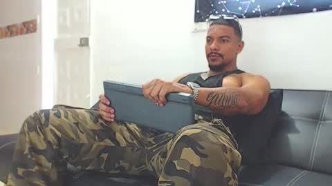 Wesley Rogger online show from October 29, 8:54 pm