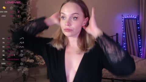 Lana online show from December 6, 4:06 pm