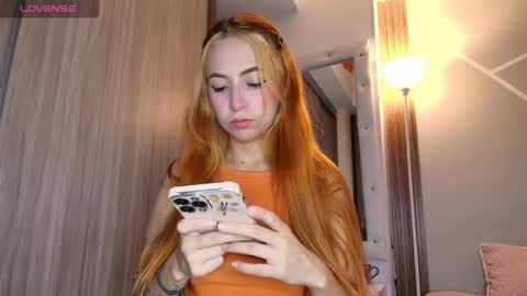 Mia and Dylan online show from November 9, 4:11 am