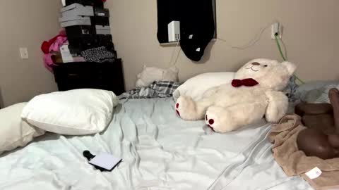 Snapshot of wetcreamerr chatting on December 14, 6:24 am SheSquirts online show from December 14, 6:24 am