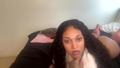 Snapshot of wetcreamerr chatting on October 6, 4:04 pm SheSquirts online show from October 6, 4:04 pm