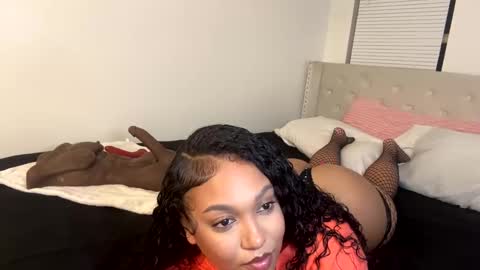 Snapshot of wetcreamerr chatting on October 12, 2:10 am SheSquirts online show from October 12, 2:10 am