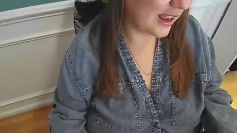 Snapshot of wetwordsonly chatting on December 16, 1:38 pm WetWordsOnly online show from December 16, 1:38 pm