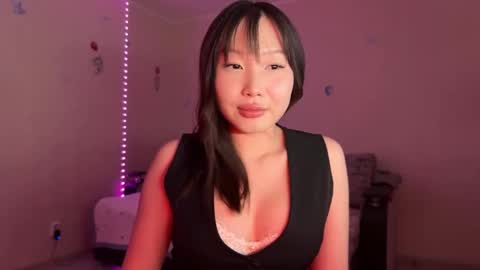 DarsyWhispers online show from November 27, 1:24 pm