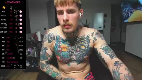 Max online show from December 24, 3:47 pm