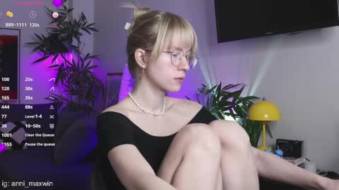 Anita online show from February 6, 1:38 am