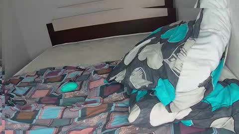 Snapshot of whitebars22 chatting on September 10, 8:31 pm whitebars22 online show from September 10, 8:31 pm