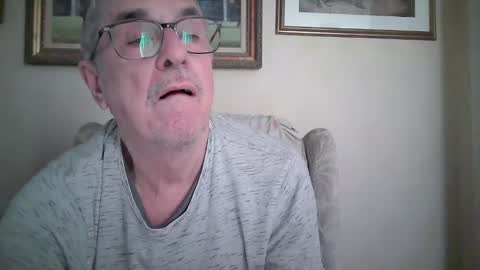 whitebriefs009 online show from September 16, 8:48 am