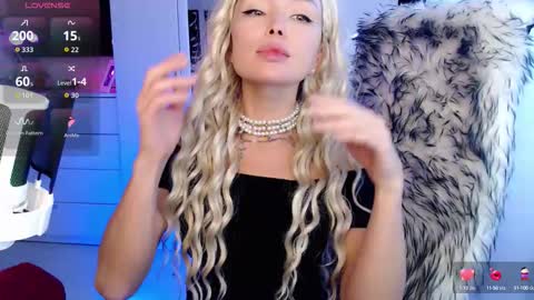 WhiteLaBunny online show from October 16, 9:43 am