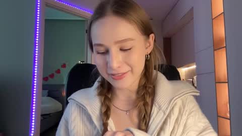 Alisa online show from December 2, 9:35 am