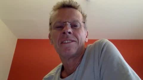 Snapshot of whynotfly1 chatting on December 2, 5:57 am whynotfly1 online show from December 2, 5:57 am