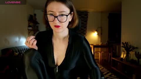 wild_peony online show from October 9, 6:28 pm