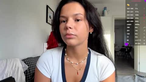 Mia online show from October 26, 3:07 pm