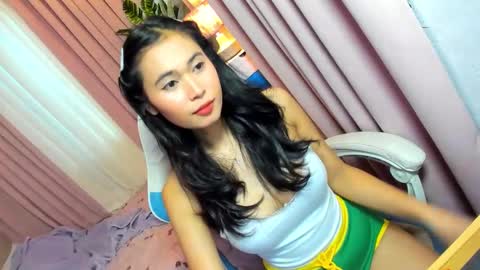 Snapshot of wildkittytrans chatting on November 16, 7:47 am CHRISTINE online show from November 16, 7:47 am