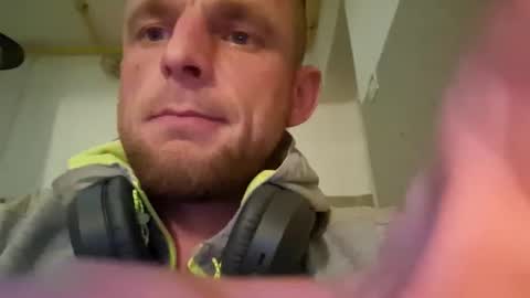 wildmike93 online show from October 2, 10:50 pm