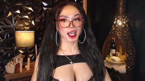 Snapshot of wildroxie chatting on February 5, 1:37 am ROXIE online show from February 5, 1:37 am