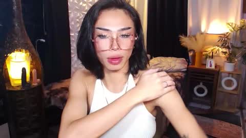 Snapshot of wildroxie chatting on October 19, 10:43 pm ROXIE online show from October 19, 10:43 pm