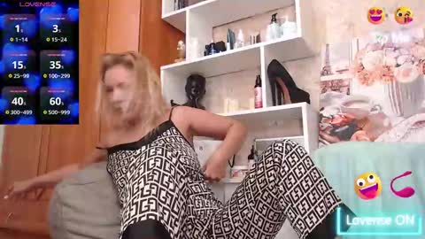 Snapshot of wildroze chatting on March 12, 12:42 am Rosa online show from March 12, 12:42 am