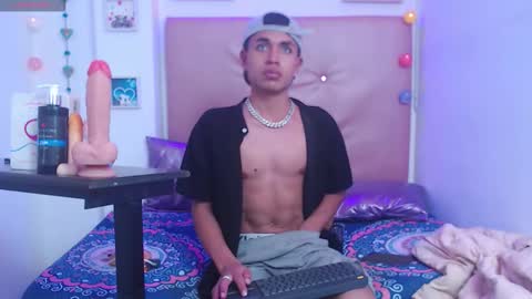 willians__ online show from November 15, 5:05 am