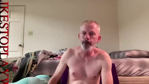 Snapshot of willylikestoplay74 chatting on December 21, 4:30 am Twisted Will online show from December 21, 4:30 am