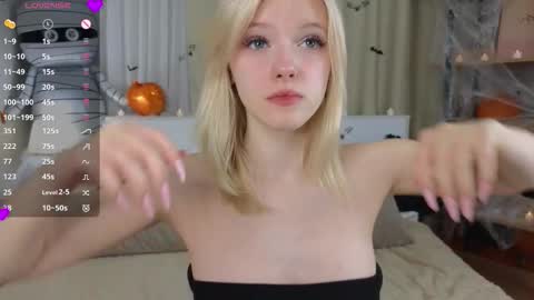 Snapshot of wilonebute chatting on November 5, 11:43 am Mary online show from November 5, 11:43 am