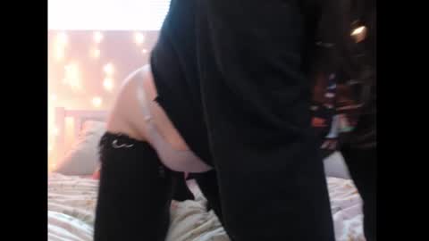 Eevie online show from March 9, 10:41 pm