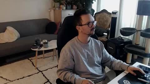 cream36 online show from October 10, 8:24 am