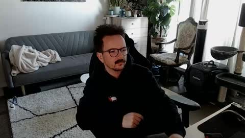 cream36 online show from November 30, 9:35 am