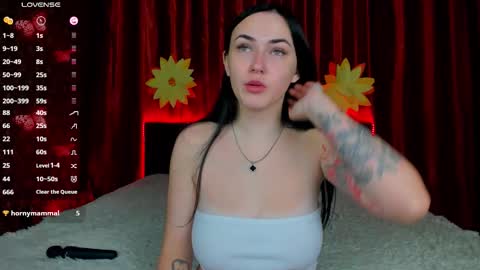 Snapshot of witch_baby_ chatting on October 18, 6:16 am Kira online show from October 18, 6:16 am