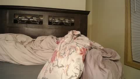 Annie online show from January 4, 8:06 am