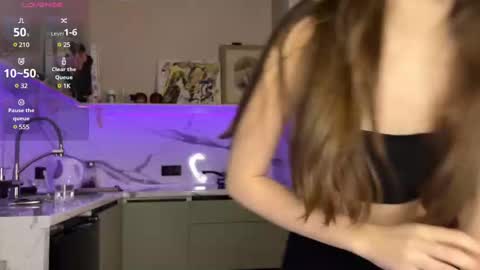 Isobelle online show from January 30, 7:18 am