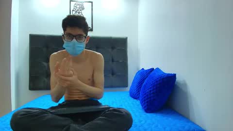  W O L F  online show from January 21, 11:13 am