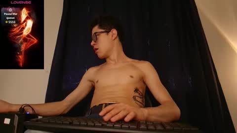  W O L F  online show from October 7, 11:51 am