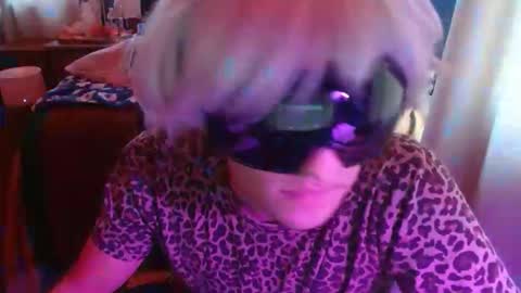 wolfgamer44 online show from November 19, 9:59 pm