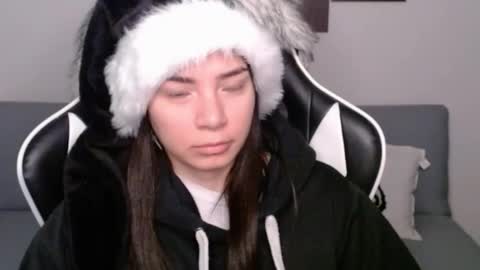 Snapshot of wolfs_daughter chatting on December 14, 3:07 am Alex online show from December 14, 3:07 am