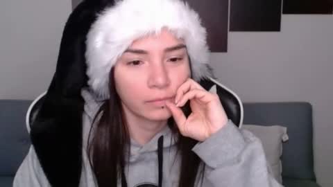 Snapshot of wolfs_daughter chatting on December 30, 3:25 am Alex online show from December 30, 3:25 am