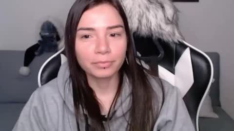 Snapshot of wolfs_daughter chatting on January 5, 10:50 pm Alex online show from January 5, 10:50 pm