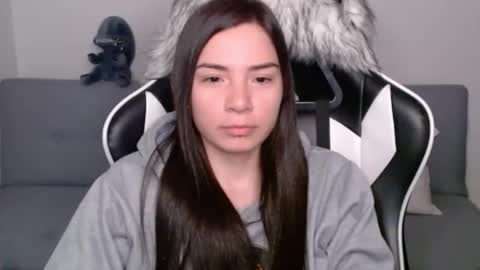 Snapshot of wolfs_daughter chatting on January 9, 3:04 am Alex online show from January 9, 3:04 am