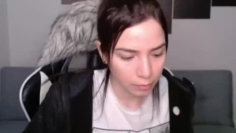 Snapshot of wolfs_daughter chatting on January 13, 2:18 am Alex online show from January 13, 2:18 am