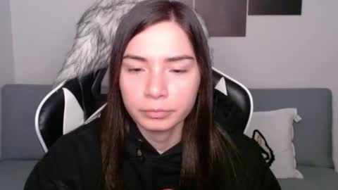 Snapshot of wolfs_daughter chatting on January 14, 3:01 am Alex online show from January 14, 3:01 am