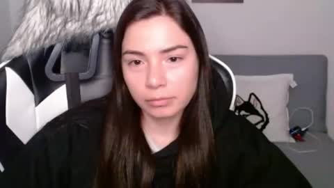 Snapshot of wolfs_daughter chatting on January 15, 2:17 am Alex online show from January 15, 2:17 am