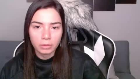 Snapshot of wolfs_daughter chatting on January 19, 2:57 am Alex online show from January 19, 2:57 am