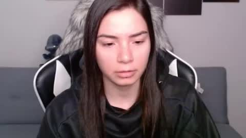 Snapshot of wolfs_daughter chatting on January 19, 5:58 am Alex online show from January 19, 5:58 am