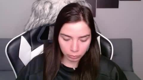 Snapshot of wolfs_daughter chatting on January 26, 2:45 am Alex online show from January 26, 2:45 am