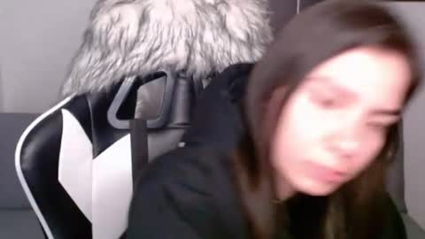 Snapshot of wolfs_daughter chatting on February 7, 2:50 am Alex online show from February 7, 2:50 am