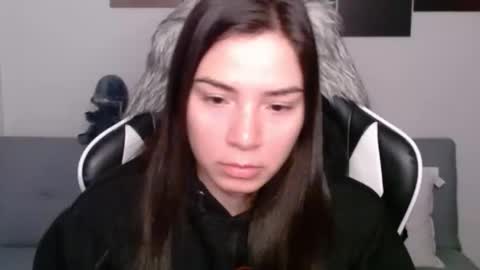 Snapshot of wolfs_daughter chatting on February 9, 3:00 am Alex online show from February 9, 3:00 am