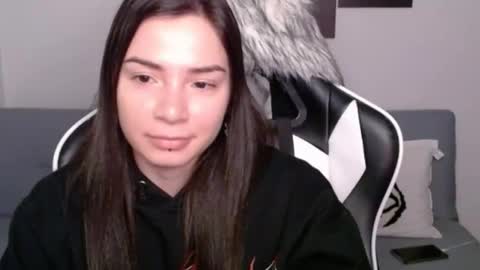 Snapshot of wolfs_daughter chatting on February 10, 2:08 am Alex online show from February 10, 2:08 am