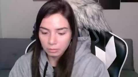 Snapshot of wolfs_daughter chatting on February 19, 2:12 am Alex online show from February 19, 2:12 am