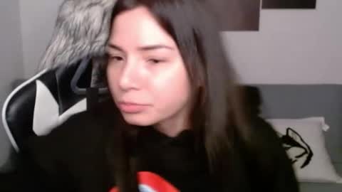 Snapshot of wolfs_daughter chatting on March 4, 4:17 am Alex online show from March 4, 4:17 am